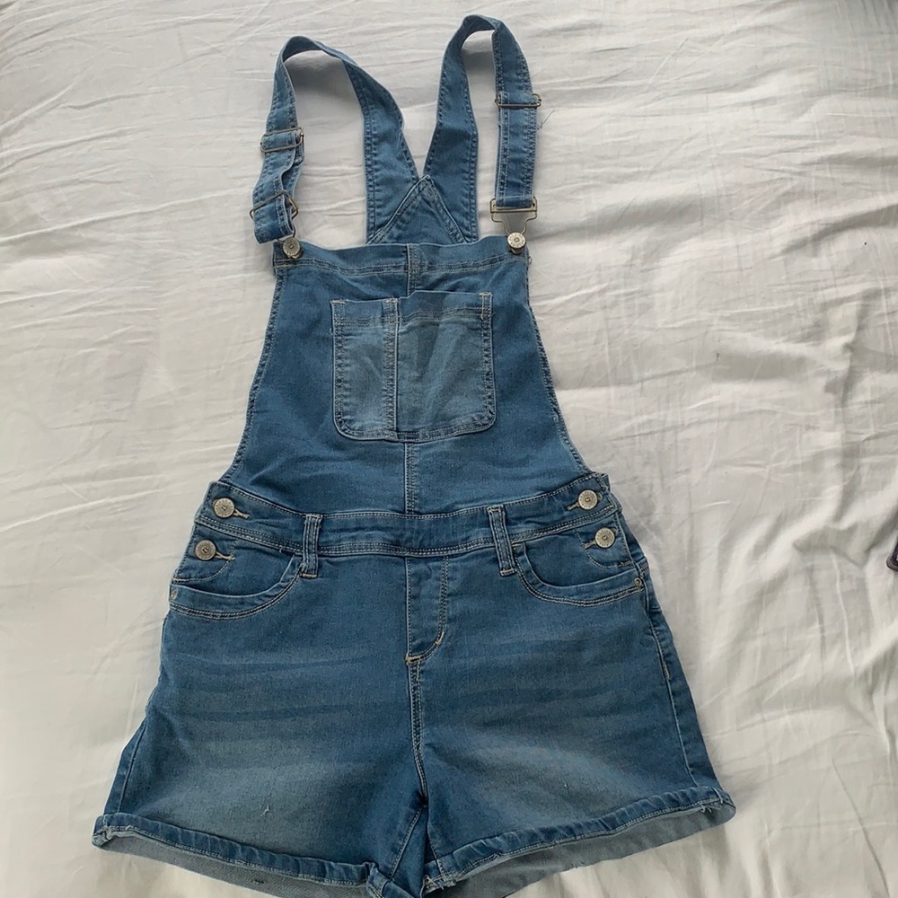 Short overalls